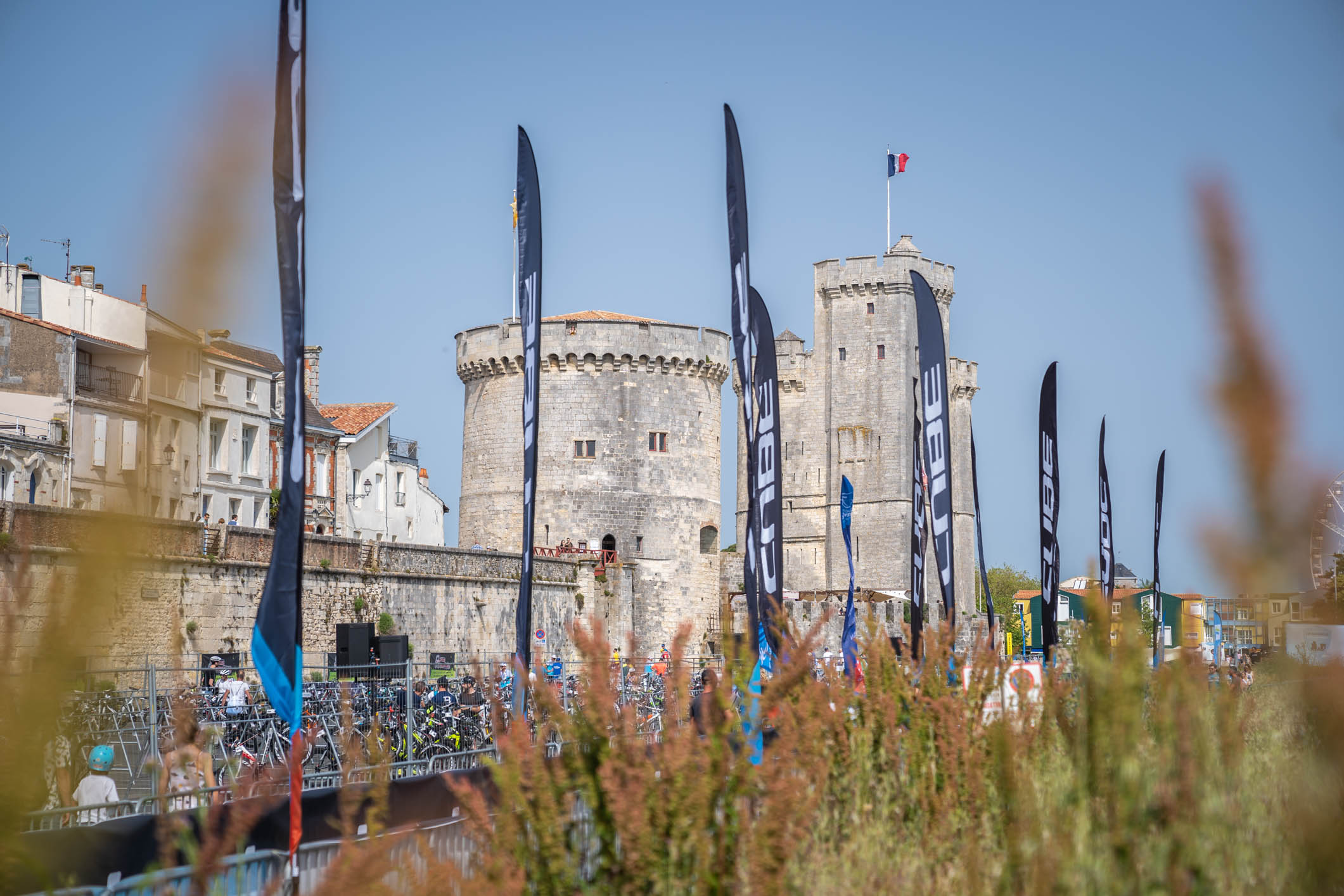 Acteur local, nous étions le partenaire majeur de l'épreuve de triathlon : le Half des 2 Tours de La Rochelle.