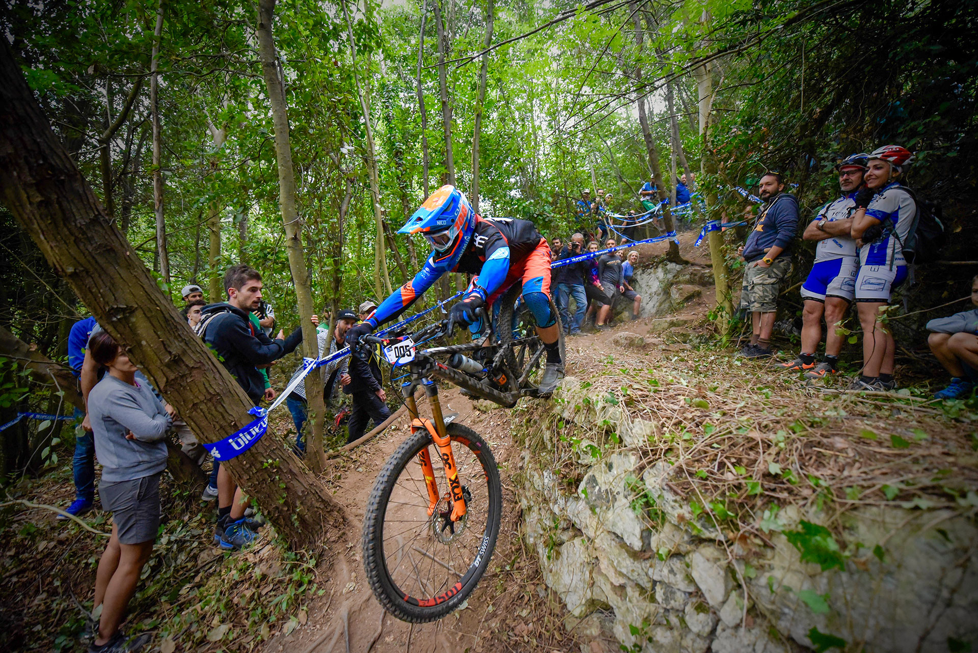 Nicolas Lau à l'attaque sur les trails techniques et engagés de Finale Ligure. © Claus Wachsmann